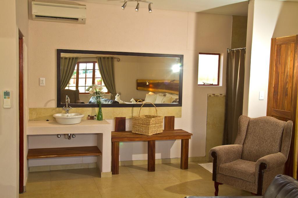 Cest Si Bon Hotel Otjiwarongo Kültér fotó