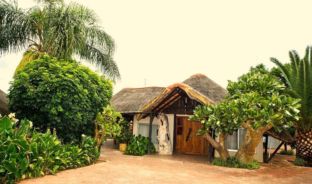 Cest Si Bon Hotel Otjiwarongo Kültér fotó