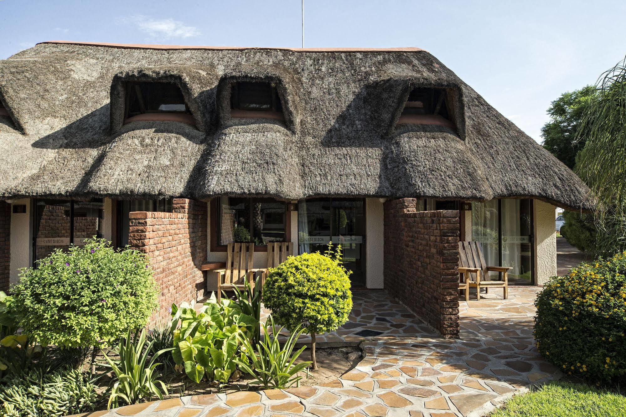 Cest Si Bon Hotel Otjiwarongo Kültér fotó