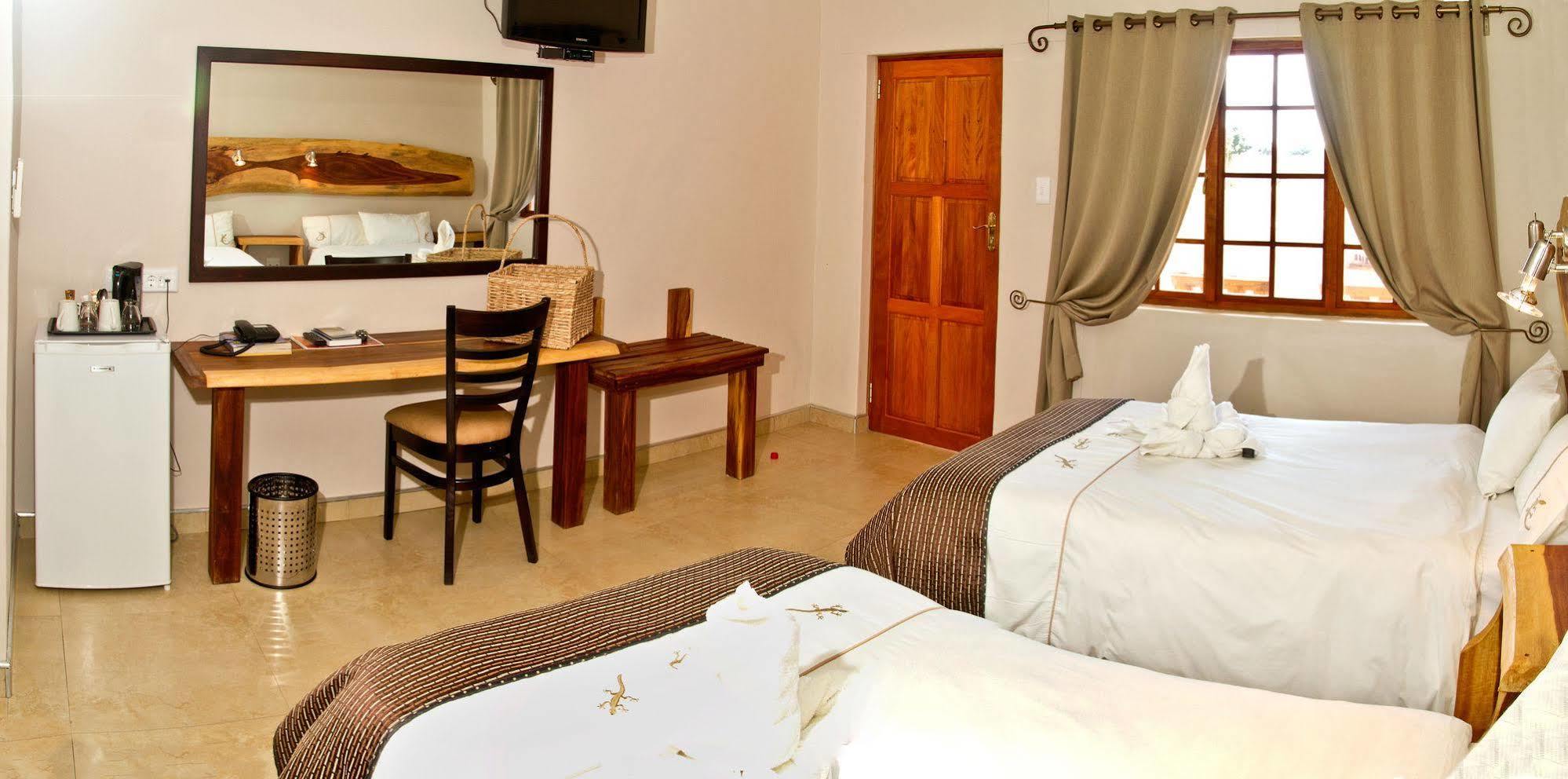 Cest Si Bon Hotel Otjiwarongo Kültér fotó