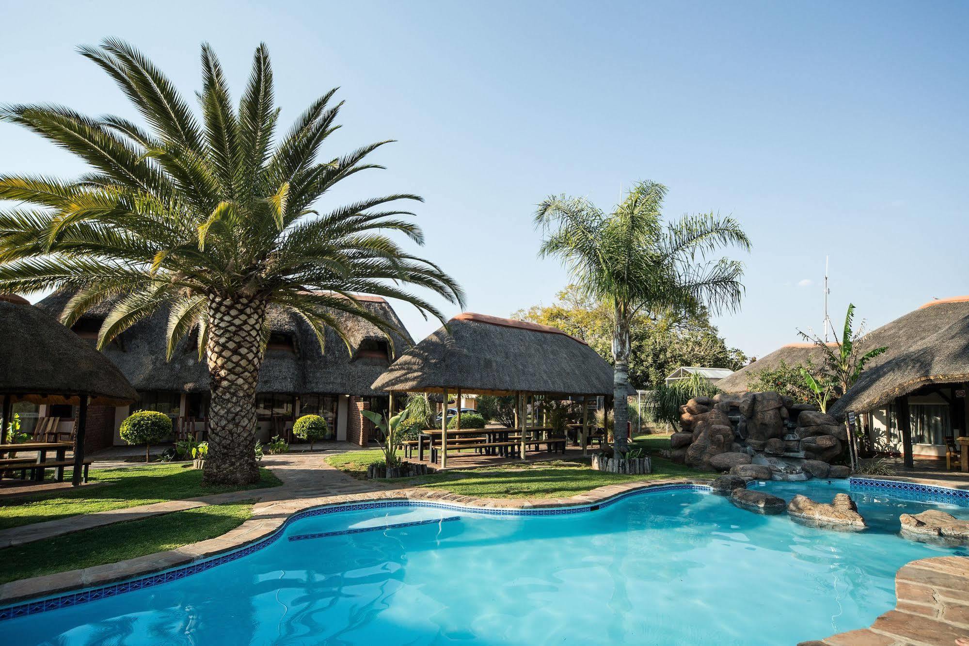 Cest Si Bon Hotel Otjiwarongo Kültér fotó