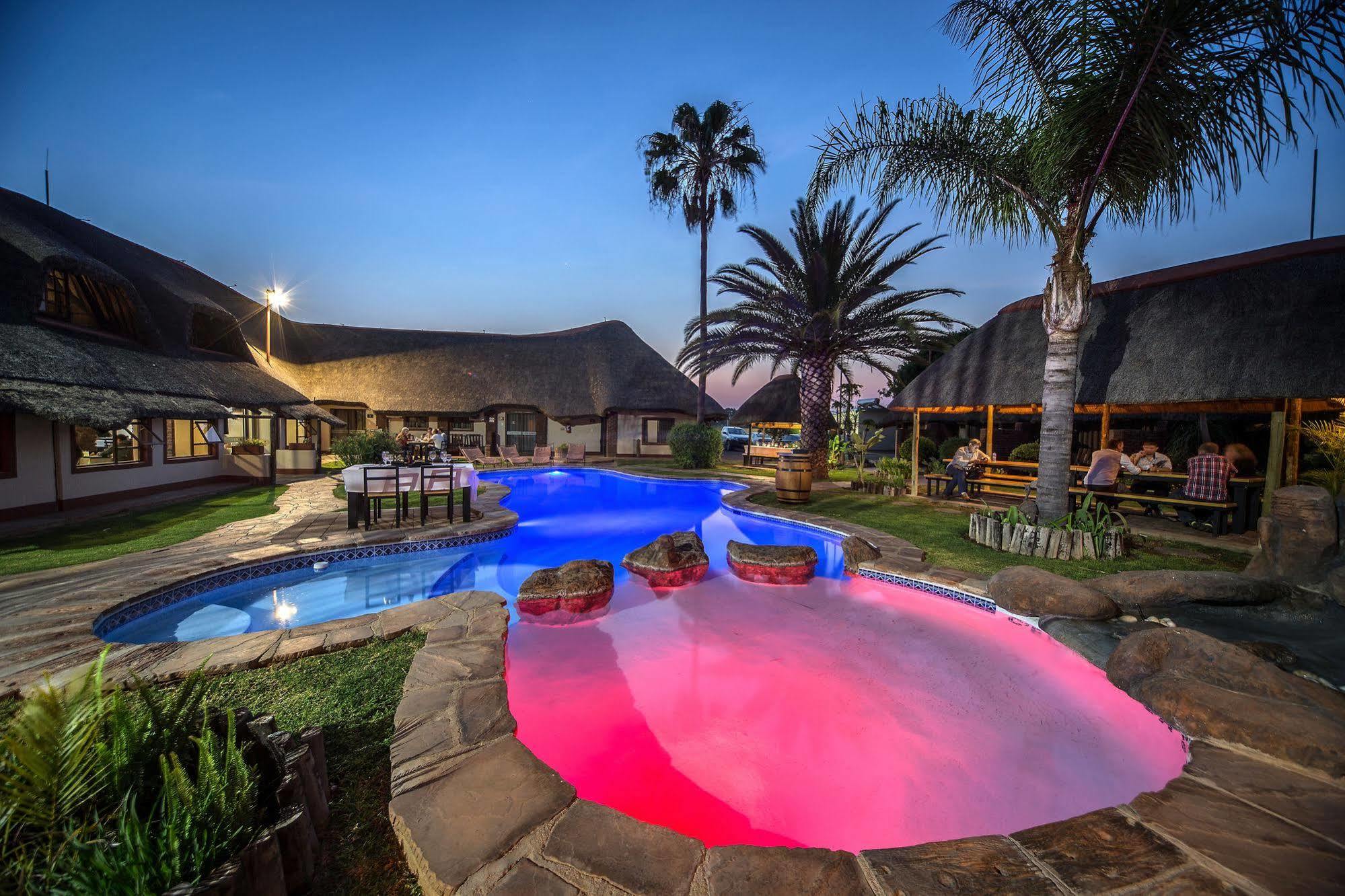 Cest Si Bon Hotel Otjiwarongo Kültér fotó