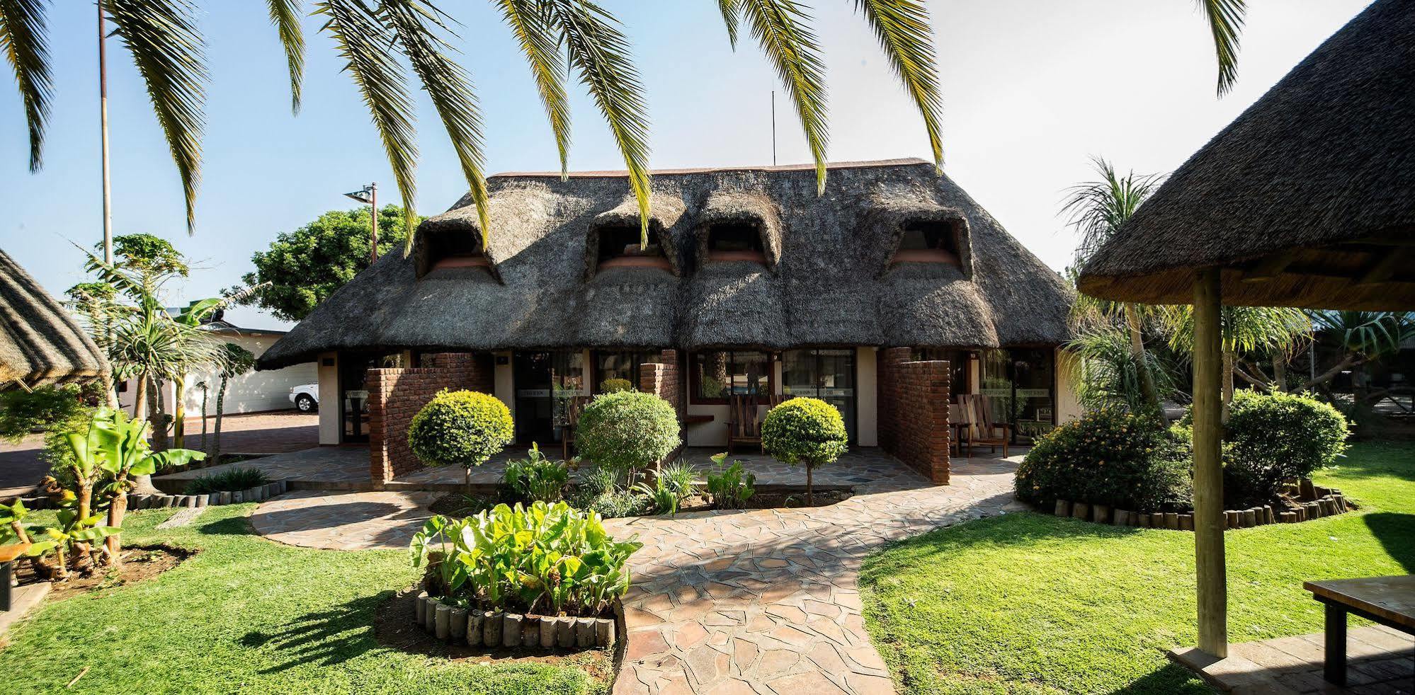 Cest Si Bon Hotel Otjiwarongo Kültér fotó