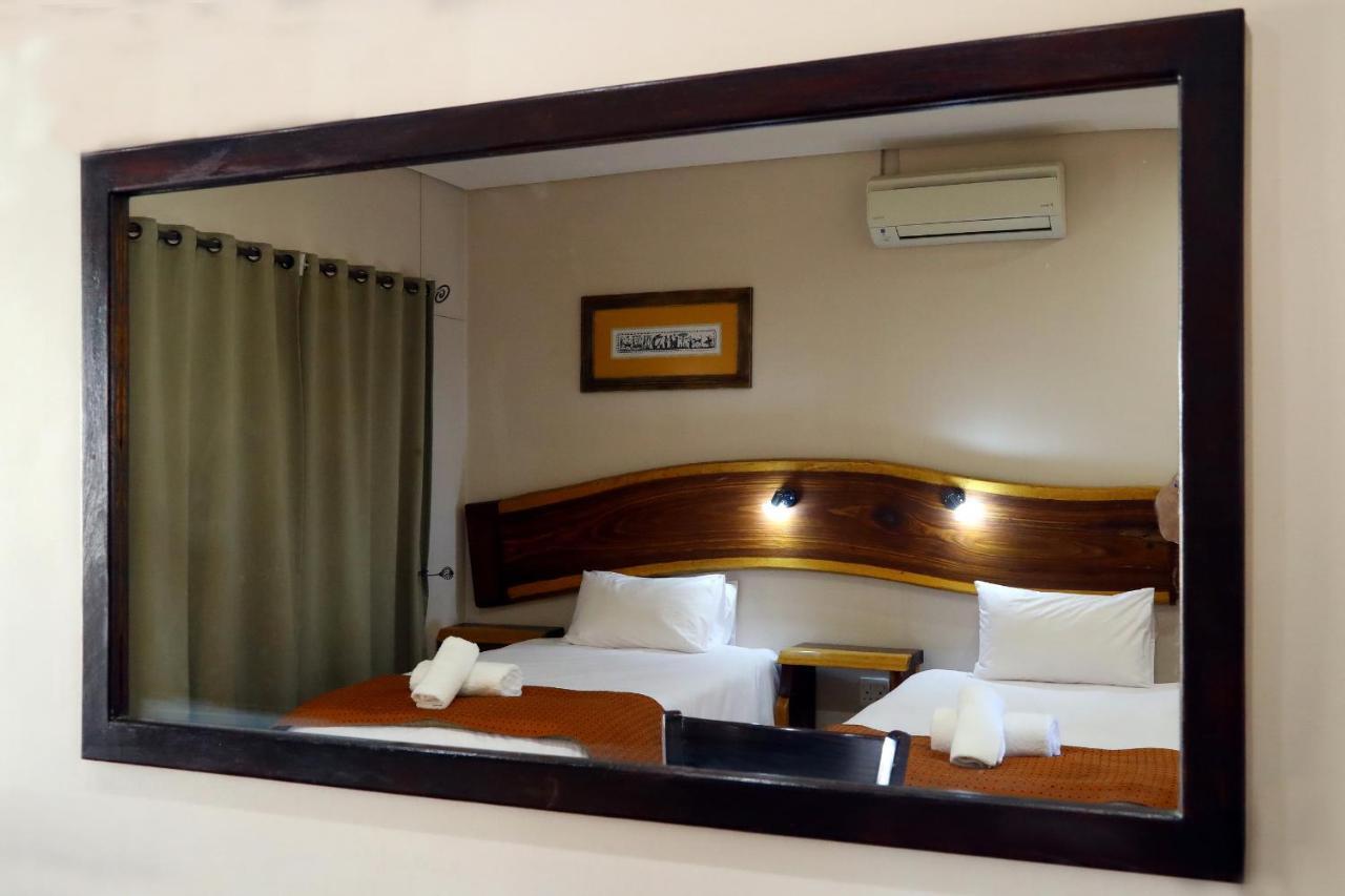 Cest Si Bon Hotel Otjiwarongo Kültér fotó